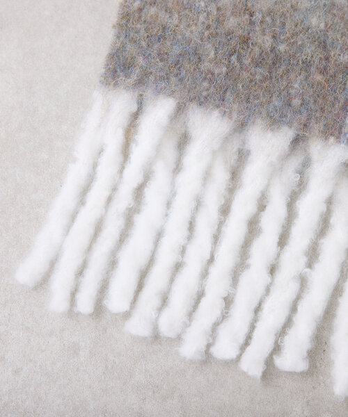 PAPILLONNER（パピヨネ）の「グラデーションマフラー（マフラー・レディース・ブラウン/ブルー・FREE）」の8枚目の写真