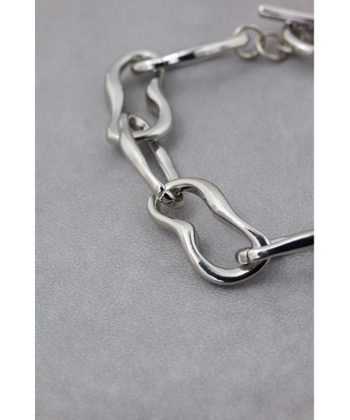 AZUL by moussy(アズールバイマウジー)の「ニュアンスシェイプドチェーンブレスレット(ブレスレット・レディース・ゴールド系その他/シルバー・FREE)」の5枚目の写真