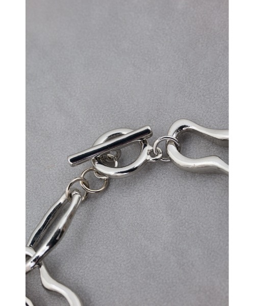 AZUL by moussy(アズールバイマウジー)の「ニュアンスシェイプドチェーンブレスレット(ブレスレット・レディース・ゴールド系その他/シルバー・FREE)」の6枚目の写真