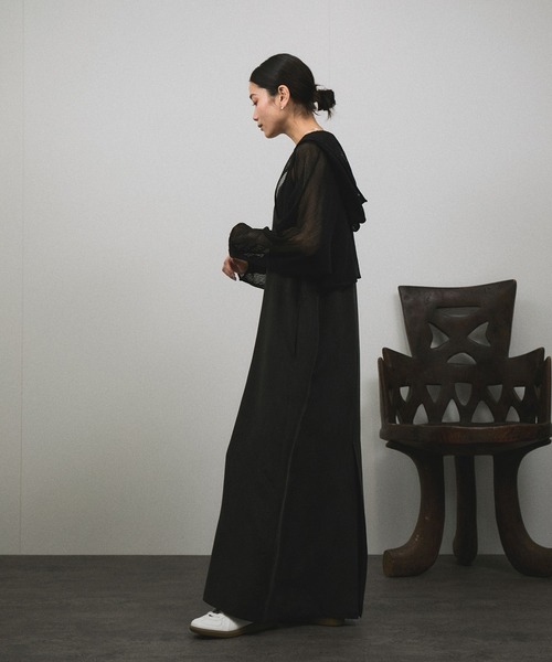 SALON adam et rope'（サロン アダム エ ロペ）の「[25SS]GENTLE SILKノースリーブワンピース【セットアップ対応】（ワンピース・レディース・ブラック/ベージュ/ブルー・FREE）」の15枚目の写真