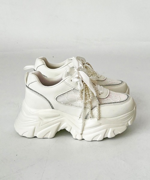 Shoes in Closet（シューズインクローゼット）の「【再入荷】+6.5㎝ 軽量 厚底 2WAY パールリボン レース ボリューム スニーカー 2678（スニーカー・レディース・ホワイト/ブラック・M/S/LL/L）」の11枚目の写真