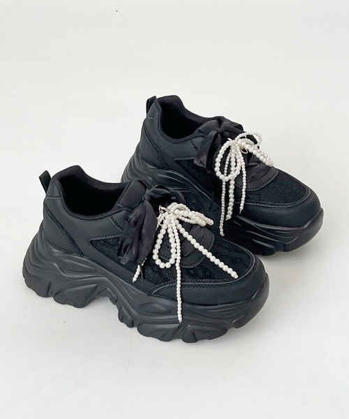 Shoes in Closet（シューズインクローゼット）の「【再入荷】+6.5㎝ 軽量 厚底 2WAY パールリボン レース ボリューム スニーカー 2678（スニーカー・レディース・ホワイト/ブラック・M/S/LL/L）」の14枚目の写真