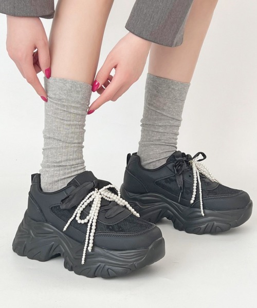 Shoes in Closet（シューズインクローゼット）の「【再入荷】+6.5㎝ 軽量 厚底 2WAY パールリボン レース ボリューム スニーカー 2678（スニーカー・レディース・ホワイト/ブラック・M/S/LL/L）」の22枚目の写真