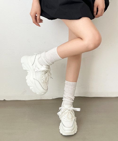 Shoes in Closet（シューズインクローゼット）の「【再入荷】+6.5㎝ 軽量 厚底 2WAY パールリボン レース ボリューム スニーカー 2678（スニーカー・レディース・ホワイト/ブラック・M/S/LL/L）」の19枚目の写真
