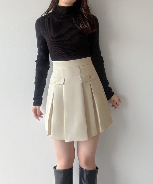 mipiarl（ミピアール）の「インナーパンツ付ゴールドボタンプリーツミニスカート（スカート・レディース・ブラック/アイボリー/ダークグレー・SMALL/MEDIUM/LARGE/X-LARGE）」の22枚目の写真