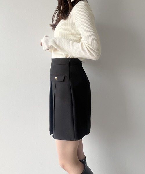 mipiarl（ミピアール）の「インナーパンツ付ゴールドボタンプリーツミニスカート（スカート・レディース・ブラック/アイボリー/ダークグレー・SMALL/MEDIUM/LARGE/X-LARGE）」の9枚目の写真