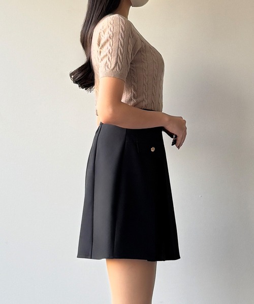 mipiarl（ミピアール）の「インナーパンツ付ゴールドボタンプリーツミニスカート（スカート・レディース・ブラック/アイボリー/ダークグレー・SMALL/MEDIUM/LARGE/X-LARGE）」の5枚目の写真