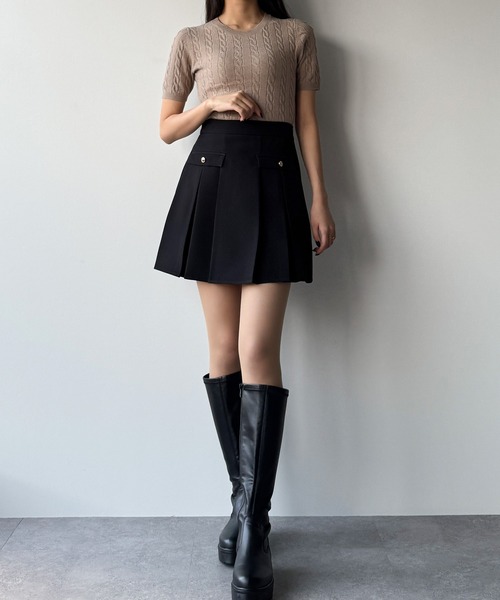 mipiarl（ミピアール）の「インナーパンツ付ゴールドボタンプリーツミニスカート（スカート・レディース・ブラック/アイボリー/ダークグレー・SMALL/MEDIUM/LARGE/X-LARGE）」の4枚目の写真