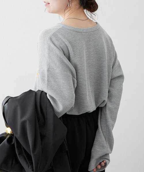 NUNIFE（ユニフィー）の「【UNISEX】サーマルロゴプルオーバー（Tシャツ/カットソー・レディース・スミクロ/オフホワイト/グレー・FREE）」の18枚目の写真