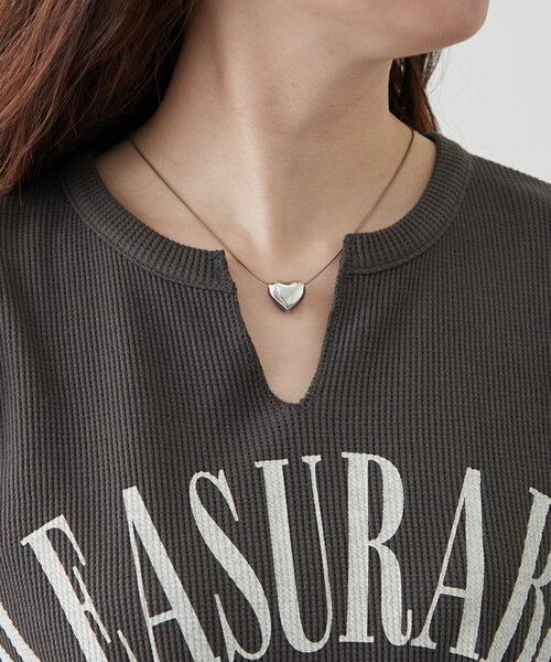 NUNIFE（ユニフィー）の「【UNISEX】サーマルロゴプルオーバー（Tシャツ/カットソー・レディース・スミクロ/オフホワイト/グレー・FREE）」の7枚目の写真