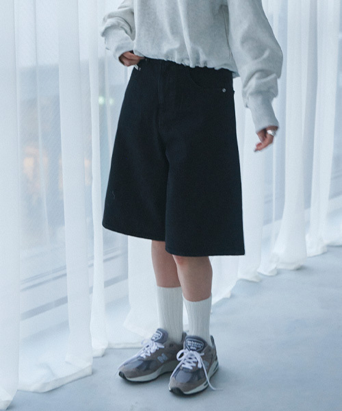 LUKU nari(ルクナーリ)の「デニムワイドハーフパンツ(デニムパンツ・レディース・ブルー/オフホワイト/ブラック・F)」の5枚目の写真