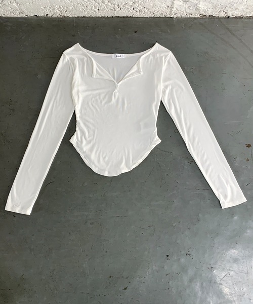 lilful(リルフル)の「【スタイルアップ効果抜群!】【カップ付きインナーキャミセットアイテム】コンパクト ラウンドデザイン ヘンリーネック レイヤードトップス(Tシャツ/カットソー・レディース・ホワイト/ブラック/チャコール/グレー・F)」の18枚目の写真