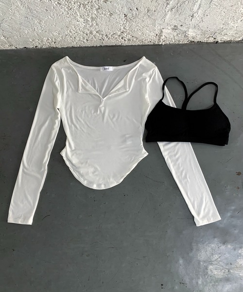 lilful(リルフル)の「【スタイルアップ効果抜群!】【カップ付きインナーキャミセットアイテム】コンパクト ラウンドデザイン ヘンリーネック レイヤードトップス(Tシャツ/カットソー・レディース・ホワイト/ブラック/チャコール/グレー・F)」の17枚目の写真