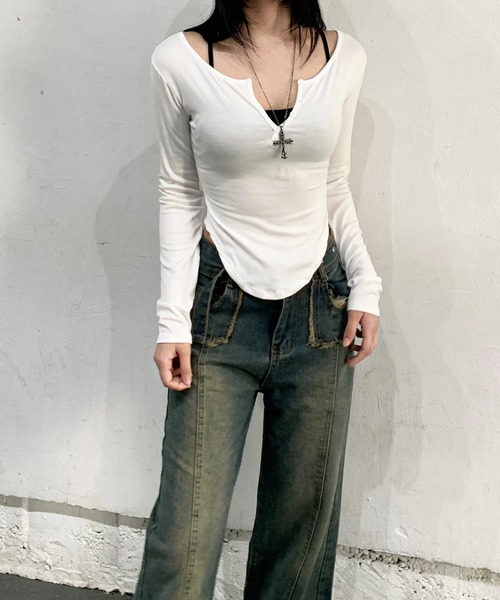 lilful(リルフル)の「【スタイルアップ効果抜群!】【カップ付きインナーキャミセットアイテム】コンパクト ラウンドデザイン ヘンリーネック レイヤードトップス(Tシャツ/カットソー・レディース・ホワイト/ブラック/チャコール/グレー・F)」の16枚目の写真