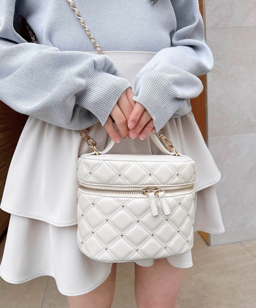 INGNI(イング)の「キルティングバニティ/A(ショルダーバッグ・レディース・ブラック/アイボリー・ONE SIZE)」の2枚目の写真