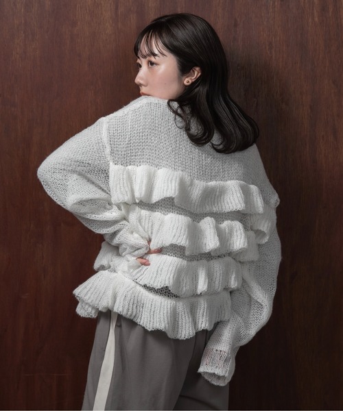 lawgy(ラウジー)の「frill loose low gauge knit / フリルルースローゲージニット(ニット/セーター・レディース・ベビーピンク/グレー/ホワイト・FREE)」の5枚目の写真
