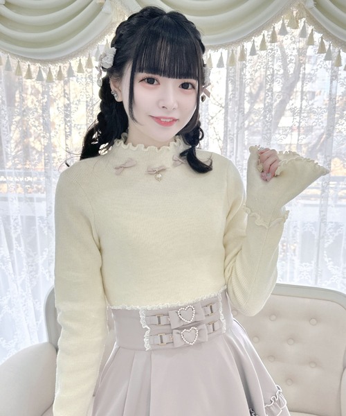 ROJITA(ロジータ)の「リボン付メロースタンドネックニット(ニット/セーター・レディース・アイボリー/グレー/ブラック・FREE)」の4枚目の写真
