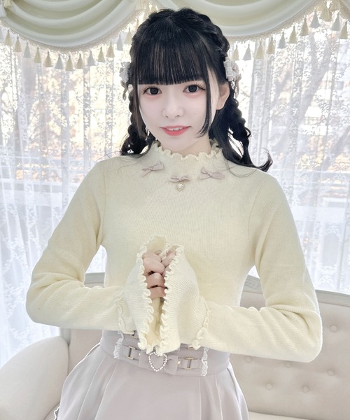 ROJITA(ロジータ)の「リボン付メロースタンドネックニット(ニット/セーター・レディース・アイボリー/グレー/ブラック・FREE)」の6枚目の写真