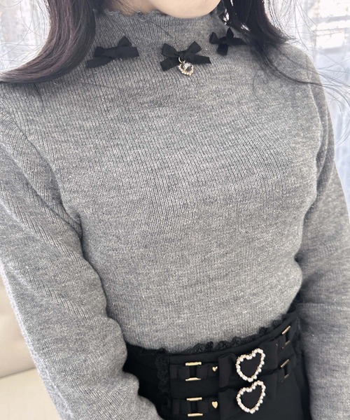 ROJITA(ロジータ)の「リボン付メロースタンドネックニット(ニット/セーター・レディース・アイボリー/グレー/ブラック・FREE)」の16枚目の写真