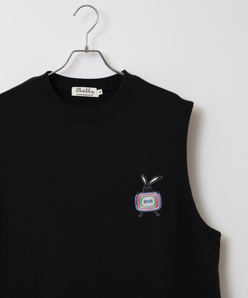 FUNALIVE(ファンアライブ)の「SHABBY テレビマーク刺繍スェットベスト unisex(ベスト・メンズ・グレイッシュベージュ/グレー/ブラック/サックスブルー・S/XL/L/M)」の2枚目の写真