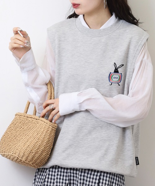FUNALIVE(ファンアライブ)の「SHABBY テレビマーク刺繍スェットベスト unisex(ベスト・メンズ・グレイッシュベージュ/グレー/ブラック/サックスブルー・S/XL/L/M)」の15枚目の写真