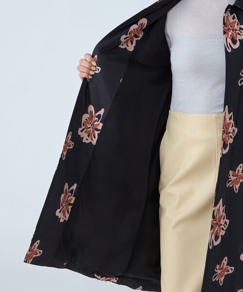 MACPHEE(マカフィー)の「フラワープリント ステンカラーコート(ステンカラーコート・レディース・グレー系その他2・36)」の5枚目の写真