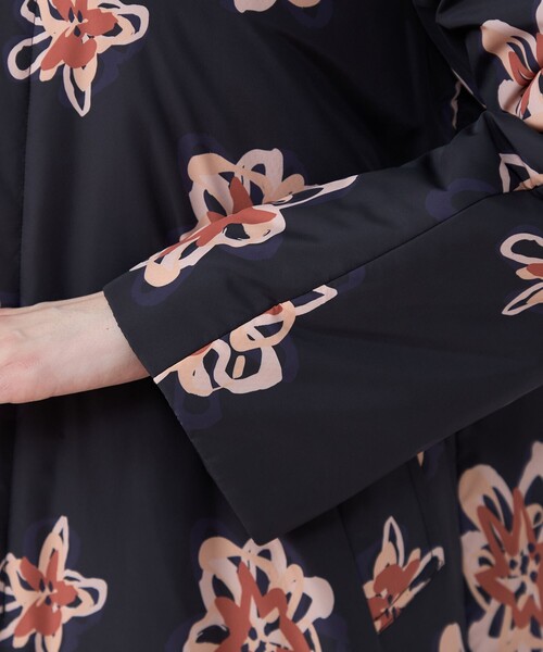 MACPHEE(マカフィー)の「フラワープリント ステンカラーコート(ステンカラーコート・レディース・グレー系その他2・36)」の7枚目の写真