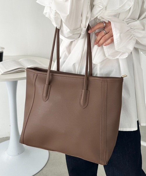 CLEA(クレア)の「【A4サイズ対応】スクエアトートバッグ(トートバッグ・レディース・ブラック/アイボリー/ブラウン・FREE)」の3枚目の写真