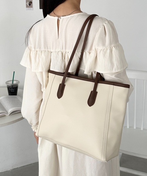 CLEA(クレア)の「【A4サイズ対応】スクエアトートバッグ(トートバッグ・レディース・ブラック/アイボリー/ブラウン・FREE)」の7枚目の写真