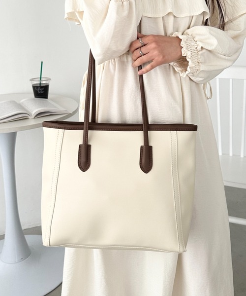 CLEA(クレア)の「【A4サイズ対応】スクエアトートバッグ(トートバッグ・レディース・ブラック/アイボリー/ブラウン・FREE)」の4枚目の写真