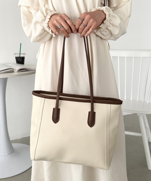 CLEA(クレア)の「【A4サイズ対応】スクエアトートバッグ(トートバッグ・レディース・ブラック/アイボリー/ブラウン・FREE)」の5枚目の写真