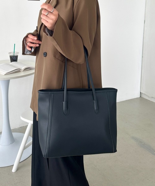 CLEA(クレア)の「【A4サイズ対応】スクエアトートバッグ(トートバッグ・レディース・ブラック/アイボリー/ブラウン・FREE)」の9枚目の写真