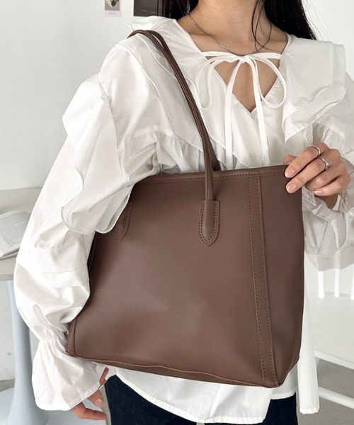 CLEA(クレア)の「【A4サイズ対応】スクエアトートバッグ(トートバッグ・レディース・ブラック/アイボリー/ブラウン・FREE)」の12枚目の写真