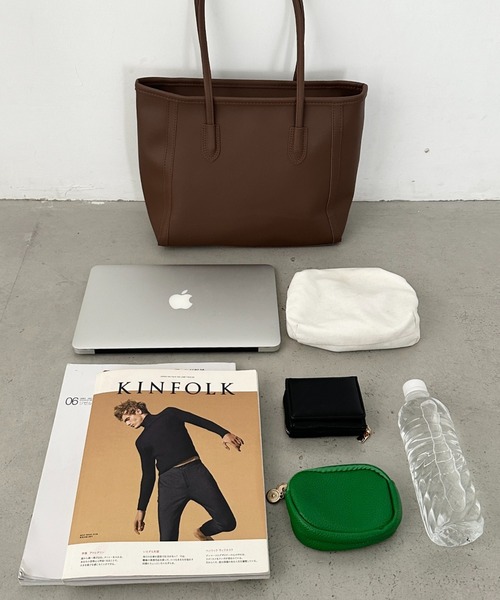 CLEA(クレア)の「【A4サイズ対応】スクエアトートバッグ(トートバッグ・レディース・ブラック/アイボリー/ブラウン・FREE)」の19枚目の写真