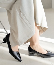 AmiAmi（アミアミ）の「ポインテッドトゥ バイカラー 太ヒールパンプス（パンプス）」