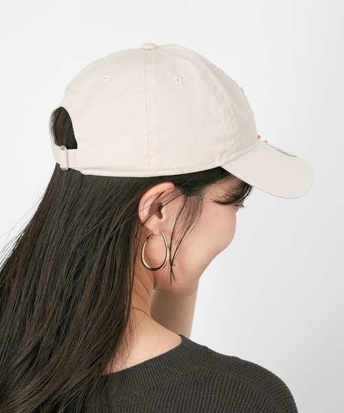 NEW ERA（ニューエラ）の「【NEW ERA×MICA&DEAL】"M"ロゴコラボレーションCAP-9TWENTY（キャップ・レディース・ベージュ/ネイビー/アイボリー/グレイッシュベージュ・FREE）」の20枚目の写真