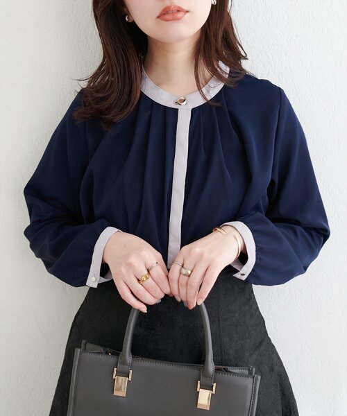 natural couture(ナチュラルクチュール)の「配色衿タックブラウス(シャツ/ブラウス・レディース・ミント/ネイビー/その他1/オフホワイト/グレイッシュベージュ・FREE)」の13枚目の写真