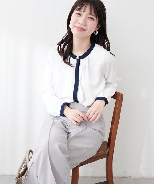 natural couture(ナチュラルクチュール)の「配色衿タックブラウス(シャツ/ブラウス・レディース・ミント/ネイビー/その他1/オフホワイト/グレイッシュベージュ・FREE)」の10枚目の写真