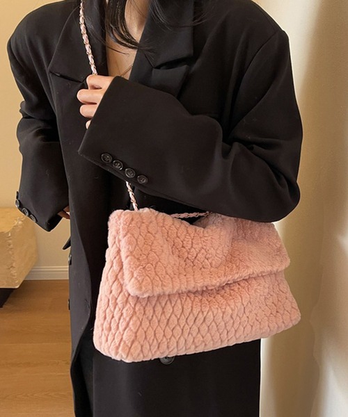 STYLEBLOCK(スタイルブロック)の「フェイクファーチェーンショルダーバッグ(ショルダーバッグ・レディース・ホワイト/ブラック/ピンク系その他/ライトピンク/カーキ・FREE)」の4枚目の写真