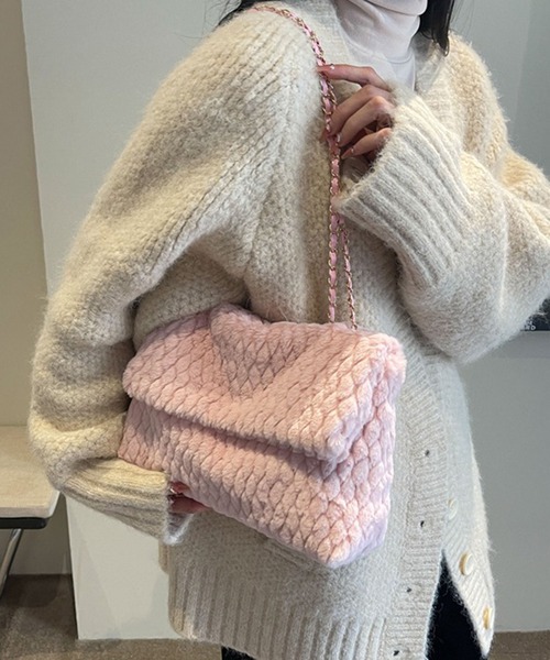 STYLEBLOCK(スタイルブロック)の「フェイクファーチェーンショルダーバッグ(ショルダーバッグ・レディース・ホワイト/ブラック/ピンク系その他/ライトピンク/カーキ・FREE)」の5枚目の写真