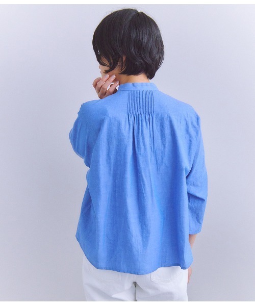 SIPULI（シプリ）の「Slab Yarn Cotton Lawn ピンタックギャザーブラウス（シャツ/ブラウス・レディース・ホワイト/ブルー・2）」の5枚目の写真