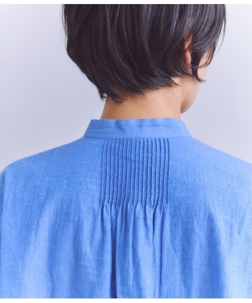 SIPULI（シプリ）の「Slab Yarn Cotton Lawn ピンタックギャザーブラウス（シャツ/ブラウス・レディース・ホワイト/ブルー・2）」の7枚目の写真