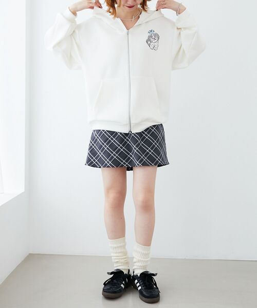 MAJESTIC LEGON（マジェスティックレゴン）の「SZKコラボ ゆるパーカー（パーカー・レディース・ベージュ/オフホワイト/グレー・MEDIUM）」の15枚目の写真