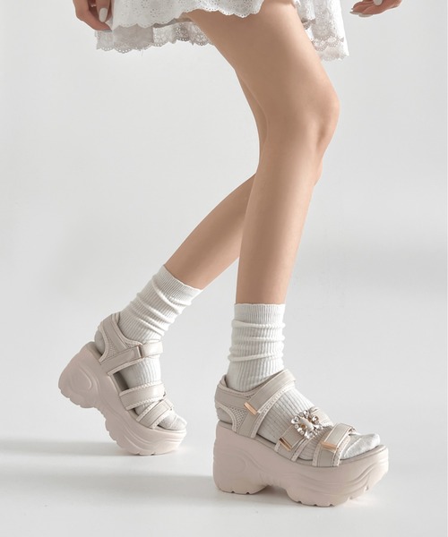 Shoes in Closet(シューズインクローゼット)の「【残りわずか!】+9.0㎝ 超軽量 厚底 ビジューバックル サンダル 5989(サンダル・レディース・ホワイト/アイボリー/ブラック・LL/S/M/L)」の6枚目の写真