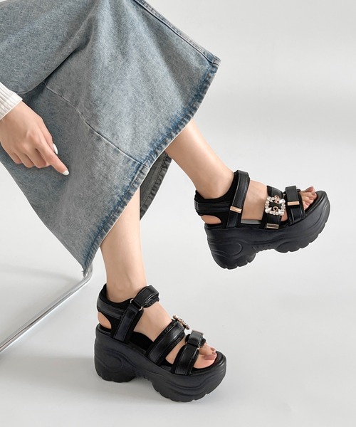 Shoes in Closet(シューズインクローゼット)の「【残りわずか!】+9.0㎝ 超軽量 厚底 ビジューバックル サンダル 5989(サンダル・レディース・ホワイト/アイボリー/ブラック・LL/S/M/L)」の8枚目の写真
