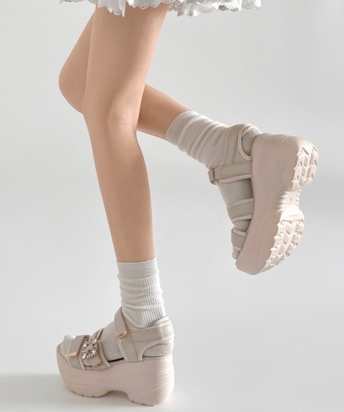 Shoes in Closet(シューズインクローゼット)の「【残りわずか!】+9.0㎝ 超軽量 厚底 ビジューバックル サンダル 5989(サンダル・レディース・ホワイト/アイボリー/ブラック・LL/S/M/L)」の7枚目の写真