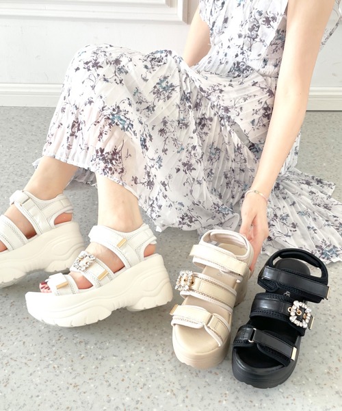 Shoes in Closet(シューズインクローゼット)の「【残りわずか!】+9.0㎝ 超軽量 厚底 ビジューバックル サンダル 5989(サンダル・レディース・ホワイト/アイボリー/ブラック・LL/S/M/L)」の17枚目の写真