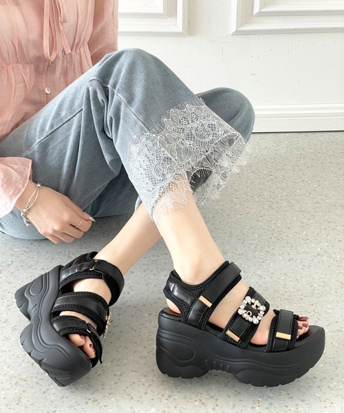 Shoes in Closet(シューズインクローゼット)の「【残りわずか!】+9.0㎝ 超軽量 厚底 ビジューバックル サンダル 5989(サンダル・レディース・ホワイト/アイボリー/ブラック・LL/S/M/L)」の20枚目の写真