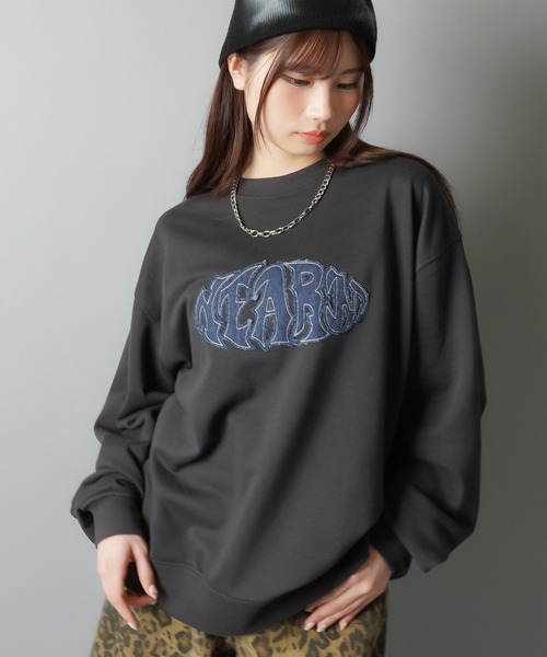 SPINNS(スピンズ)の「ビッグスウェット/デニムワッペン(スウェット・レディース・オートミール/杢グレー/チャコール/ネイビー・ONESIZE)」の6枚目の写真