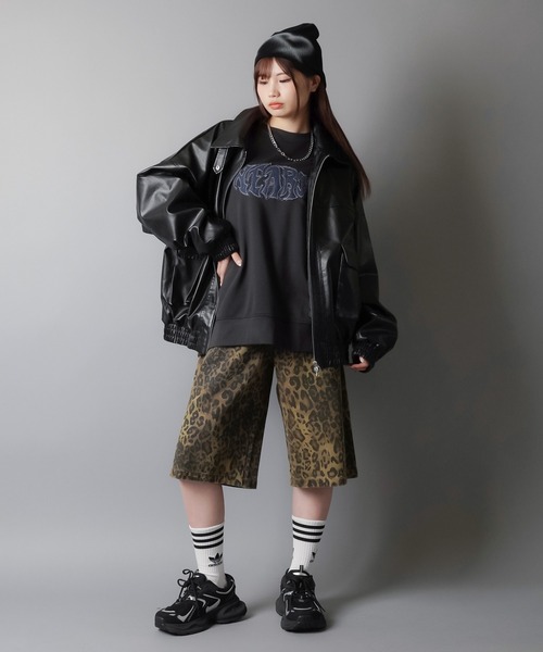 SPINNS(スピンズ)の「ビッグスウェット/デニムワッペン(スウェット・レディース・オートミール/杢グレー/チャコール/ネイビー・ONESIZE)」の14枚目の写真
